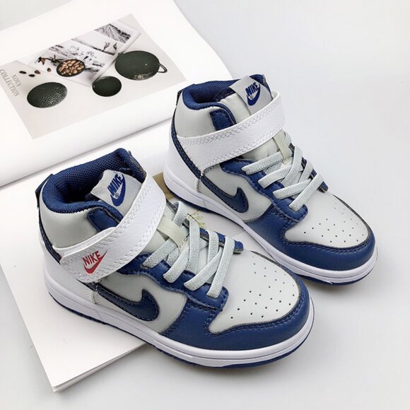 Nike SB Dunk Low Low-Top Sneakers In Gray And Blue - Picture 1 of 9